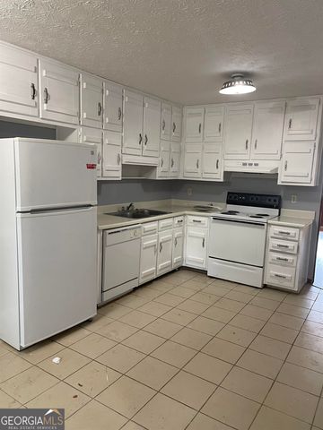150 Hunters Lane A, Fayetteville, GA 30215