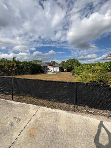 706 E 4TH STREET, Lehigh Acres, FL 33936