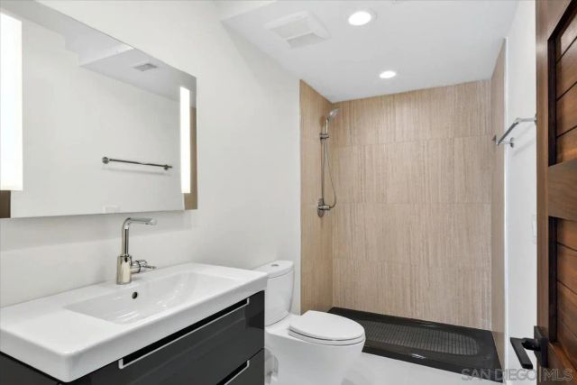 1769 Plum, San Diego, CA 92106