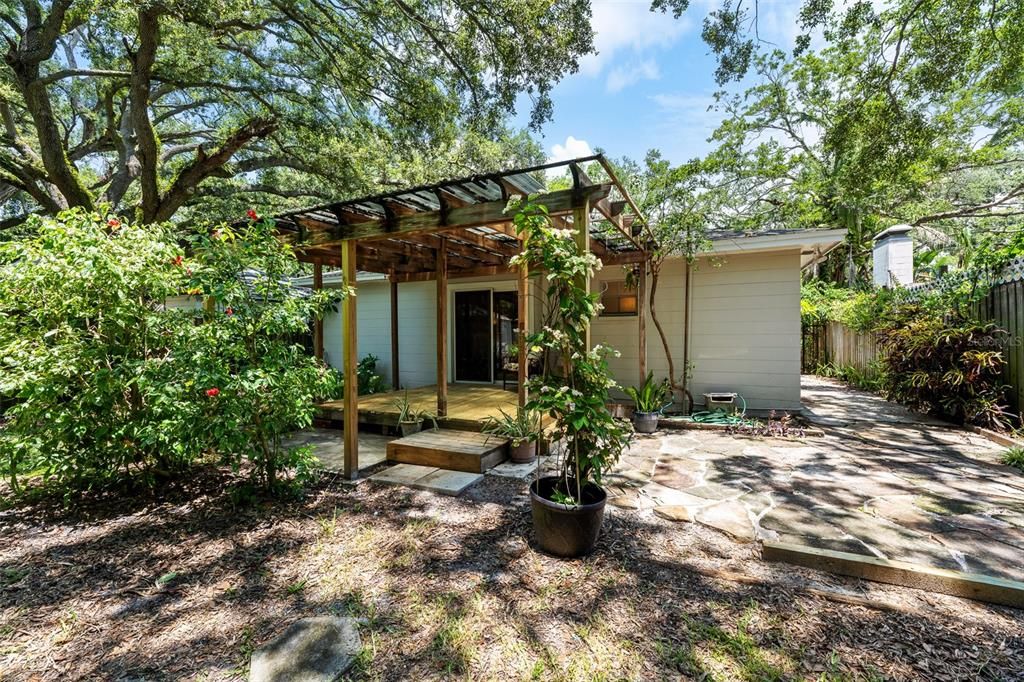 Image 23 of property listing at 3312 W CARRINGTON STREET, Tampa, FL 33611