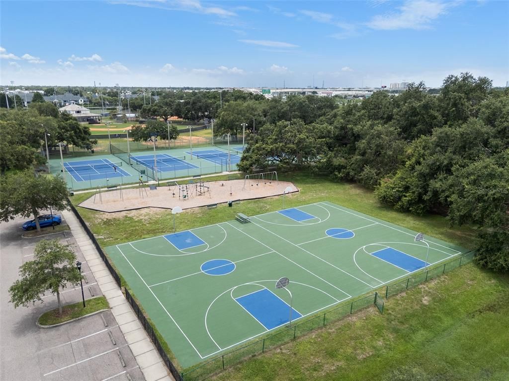 Image 40 of property listing at 3312 W CARRINGTON STREET, Tampa, FL 33611