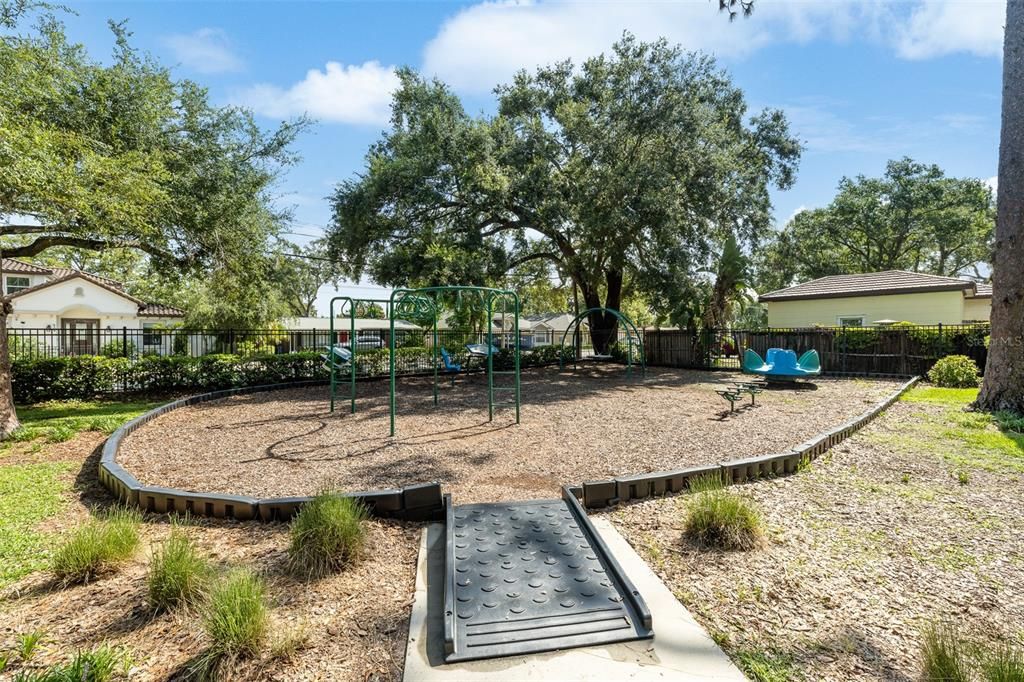 Image 44 of property listing at 3312 W CARRINGTON STREET, Tampa, FL 33611