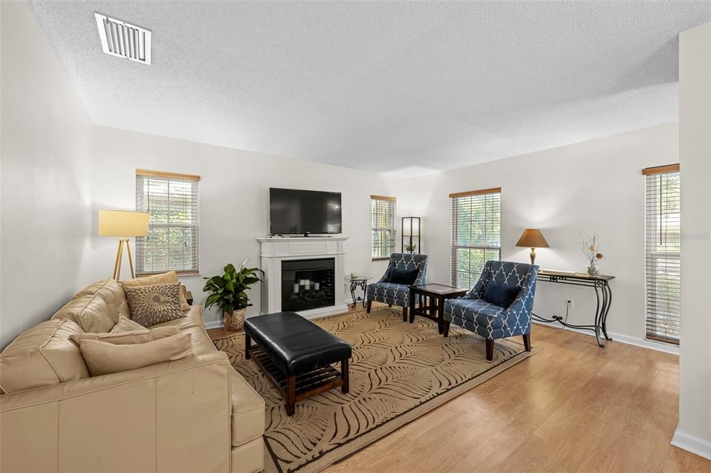 Image 6 of property listing at 3312 W CARRINGTON STREET, Tampa, FL 33611