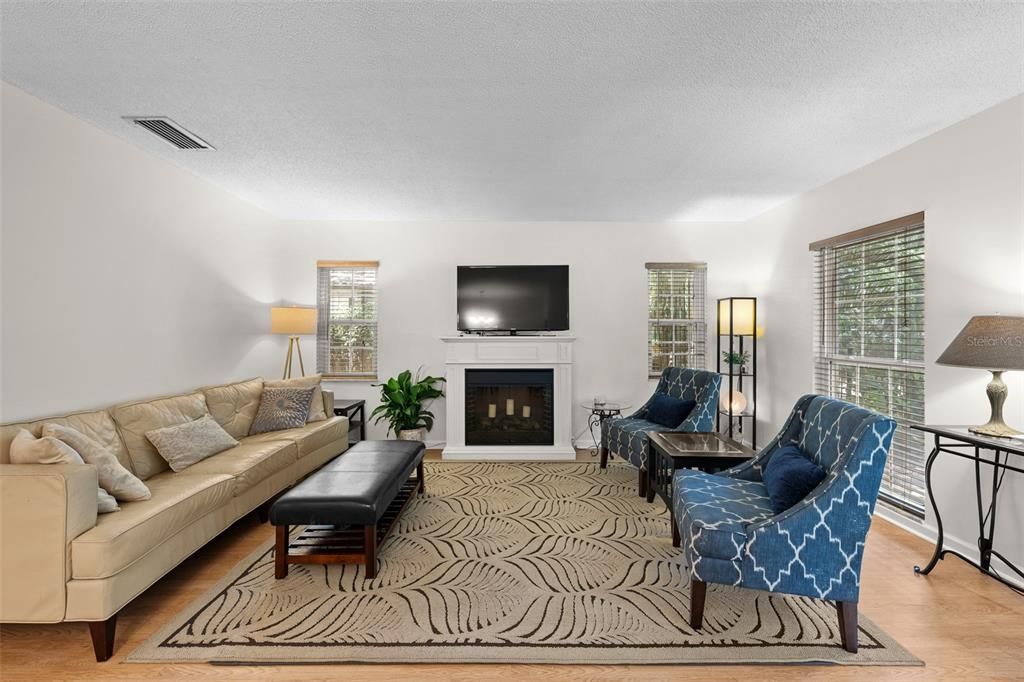 Image 7 of property listing at 3312 W CARRINGTON STREET, Tampa, FL 33611