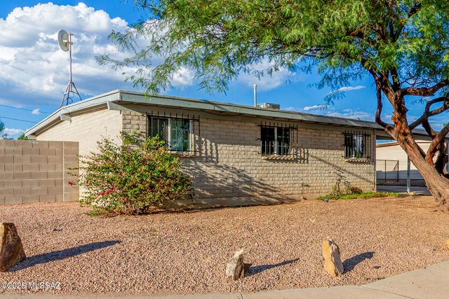 6501 E Brooks Drive, Tucson, AZ 85730