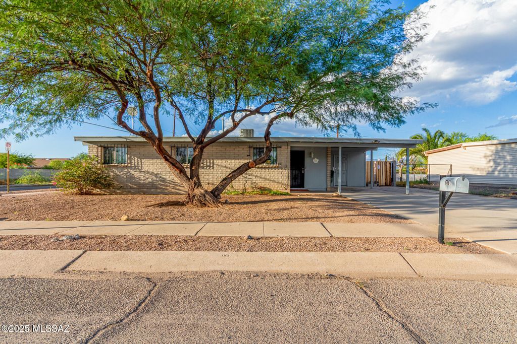 6501 E Brooks Drive, Tucson, AZ 85730