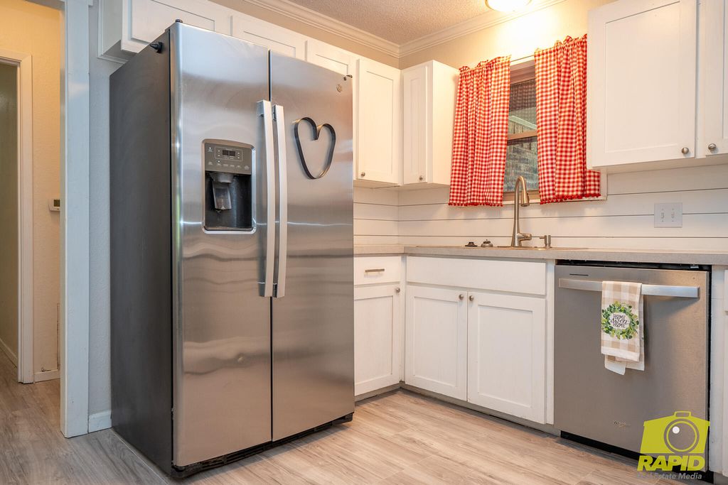Image 12 of property listing at 3822 Driftwood Drive, San Angelo, TX 76904