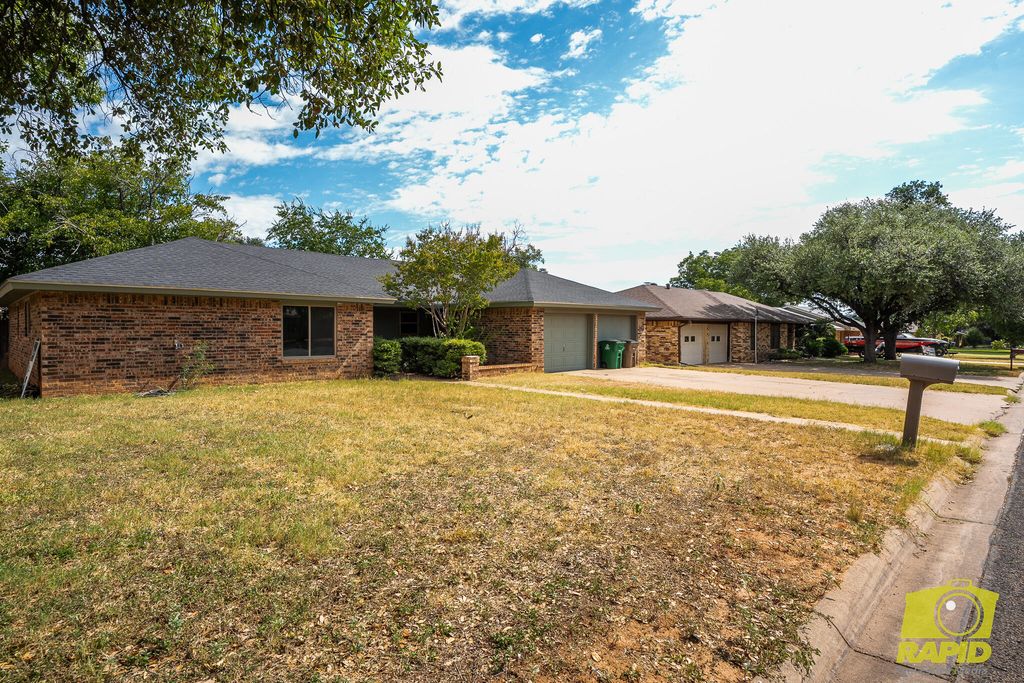 Image 3 of property listing at 3822 Driftwood Drive, San Angelo, TX 76904