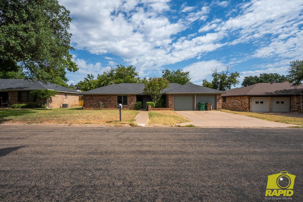 Image 4 of property listing at 3822 Driftwood Drive, San Angelo, TX 76904