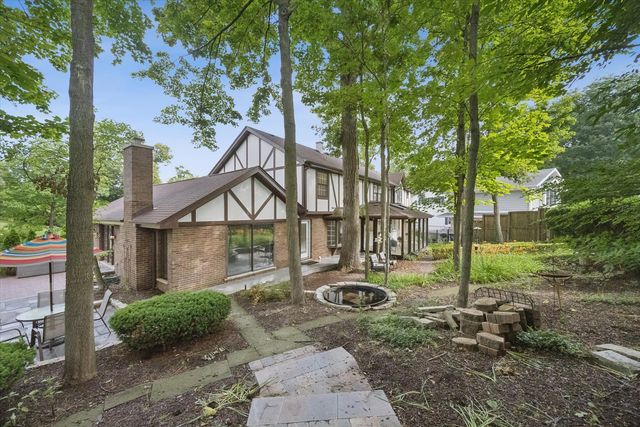 1330 Maple Avenue, Downers Grove, IL 60515