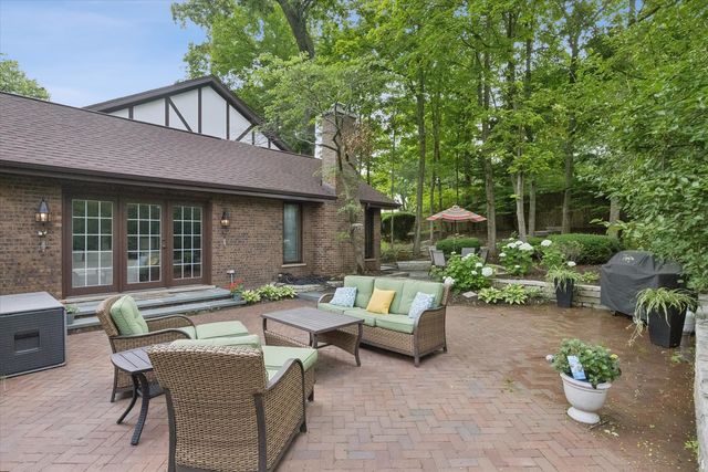 1330 Maple Avenue, Downers Grove, IL 60515