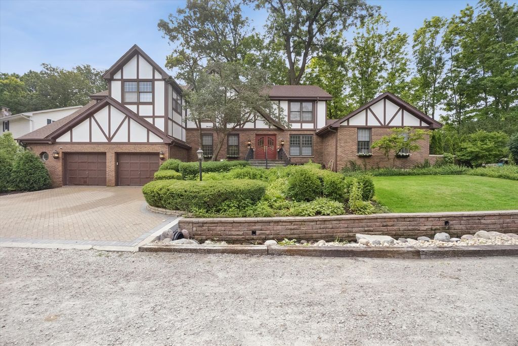 1330 Maple Avenue, Downers Grove, IL 60515