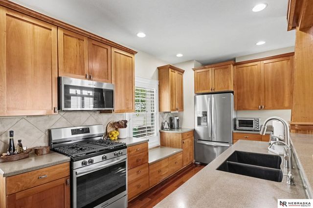 7100 NW 4th Street, Lincoln, NE 68521
