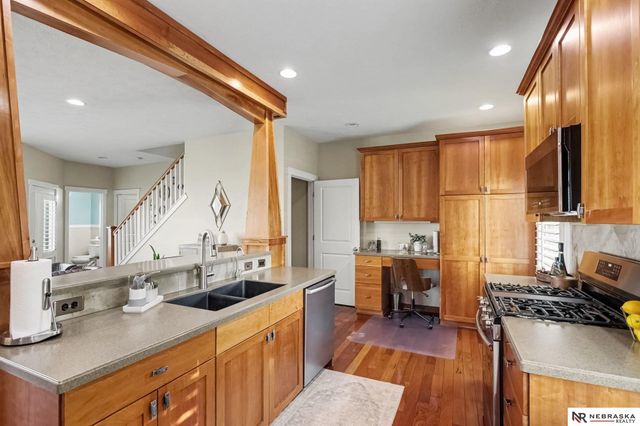 7100 NW 4th Street, Lincoln, NE 68521