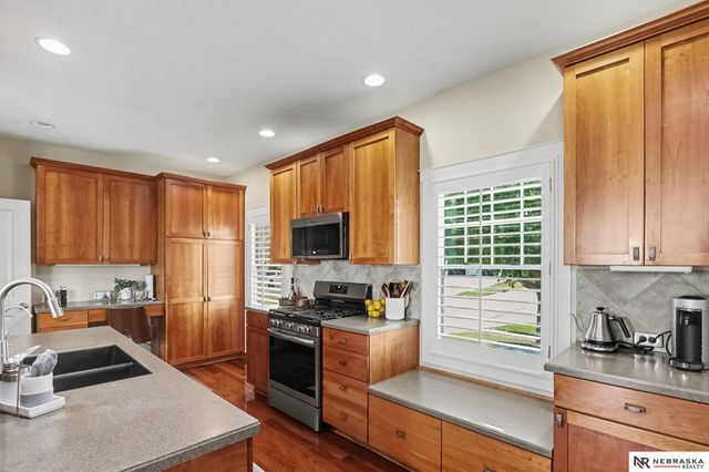 7100 NW 4th Street, Lincoln, NE 68521