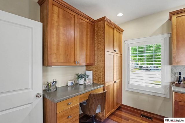 7100 NW 4th Street, Lincoln, NE 68521