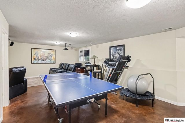 7100 NW 4th Street, Lincoln, NE 68521