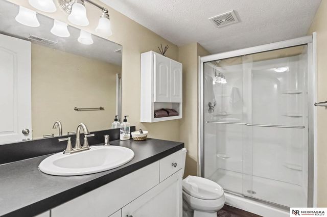 7100 NW 4th Street, Lincoln, NE 68521