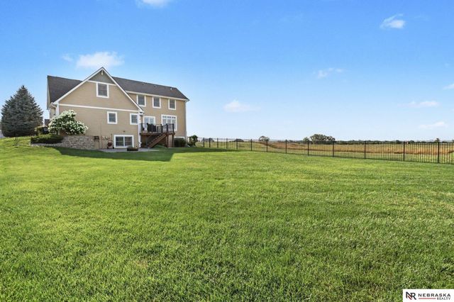 7100 NW 4th Street, Lincoln, NE 68521