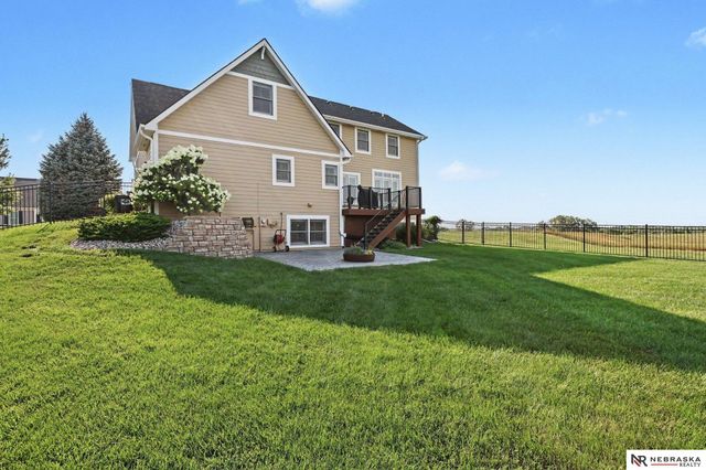 7100 NW 4th Street, Lincoln, NE 68521