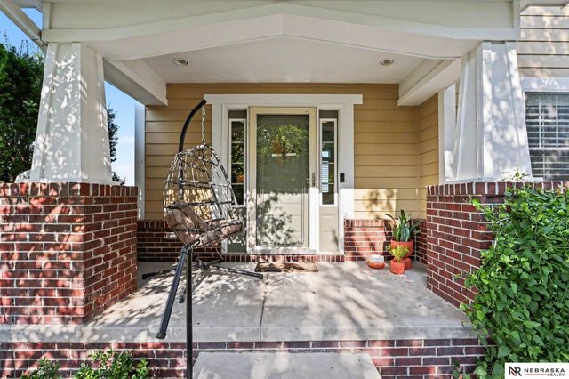 7100 NW 4th Street, Lincoln, NE 68521