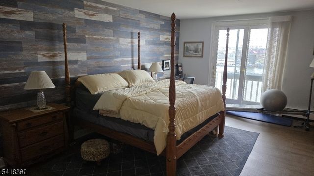 10081 Shearwater Ct 81, Jersey City, NJ 07305