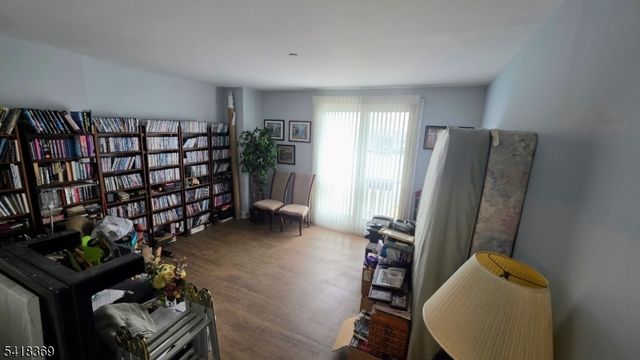 10081 Shearwater Ct 81, Jersey City, NJ 07305