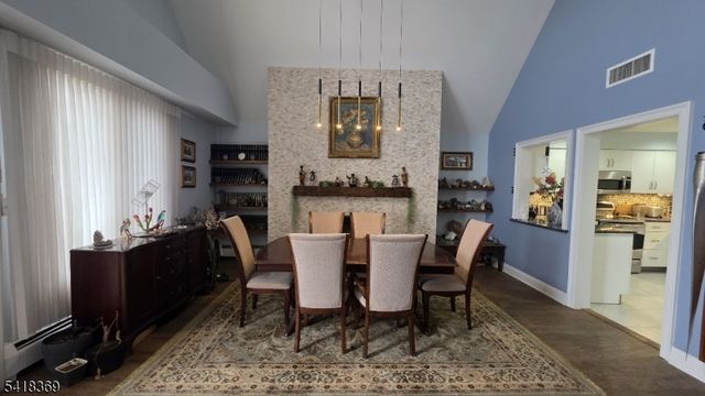 10081 Shearwater Ct 81, Jersey City, NJ 07305