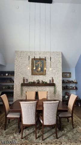 10081 Shearwater Ct 81, Jersey City, NJ 07305