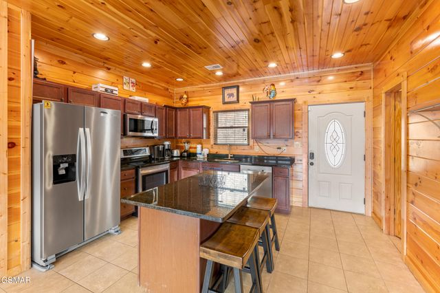 856 Resort Way, Gatlinburg, TN 37738