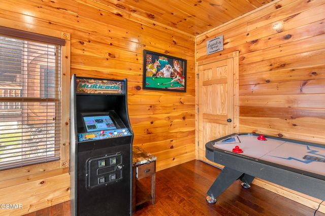 856 Resort Way, Gatlinburg, TN 37738
