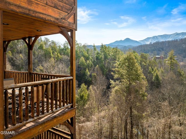856 Resort Way, Gatlinburg, TN 37738