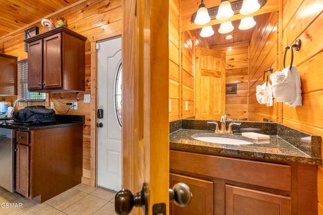 856 Resort Way, Gatlinburg, TN 37738