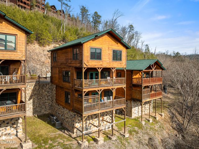 856 Resort Way, Gatlinburg, TN 37738