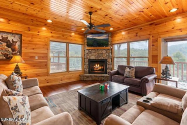 856 Resort Way, Gatlinburg, TN 37738