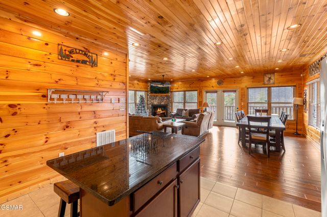 856 Resort Way, Gatlinburg, TN 37738