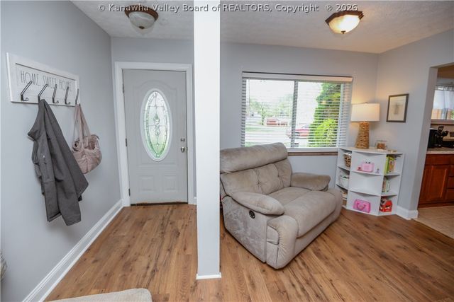 58 9th Avenue, St Albans, WV 25177