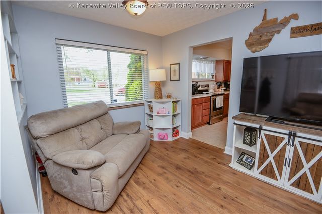 58 9th Avenue, St Albans, WV 25177