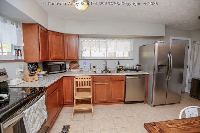 58 9th Avenue, St Albans, WV 25177