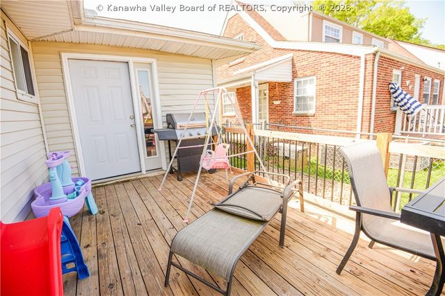58 9th Avenue, St Albans, WV 25177
