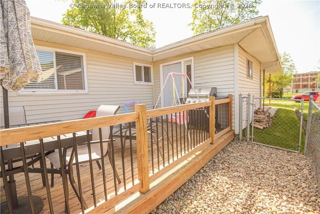 58 9th Avenue, St Albans, WV 25177