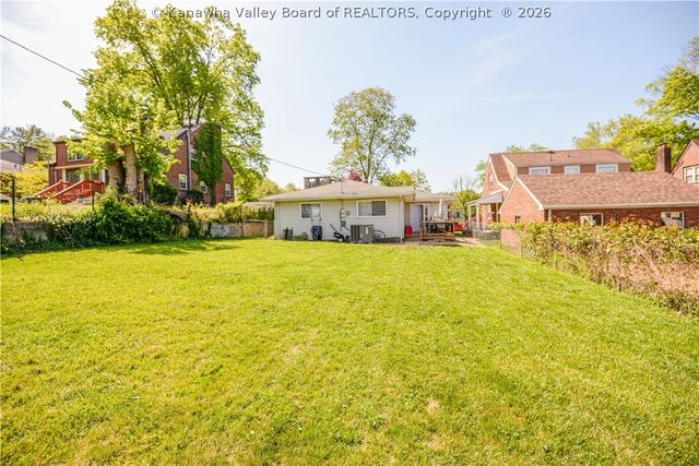 58 9th Avenue, St Albans, WV 25177