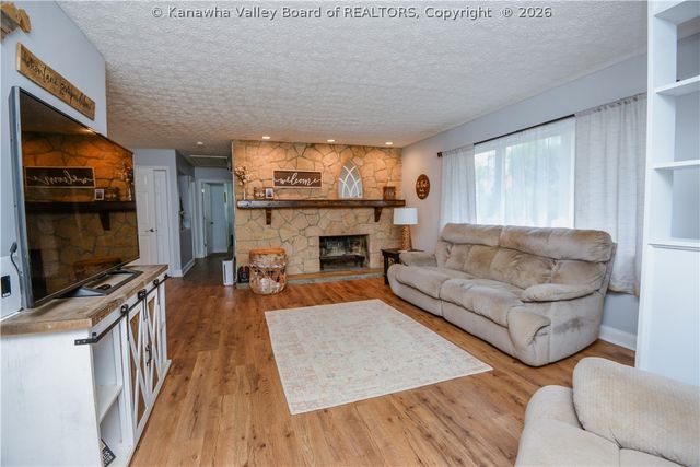 58 9th Avenue, St Albans, WV 25177