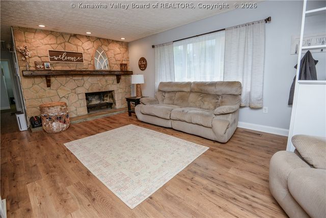 58 9th Avenue, St Albans, WV 25177
