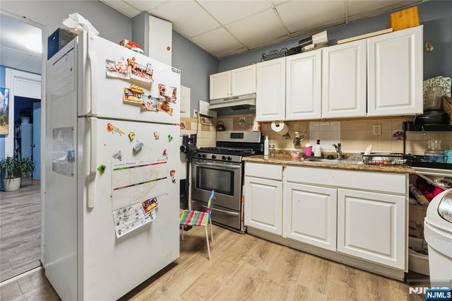 123 47th Street, Union City, NJ 07087