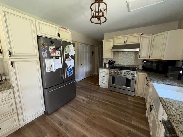 2206 N 5 Mile Road, Lincoln Twp, MI 48642