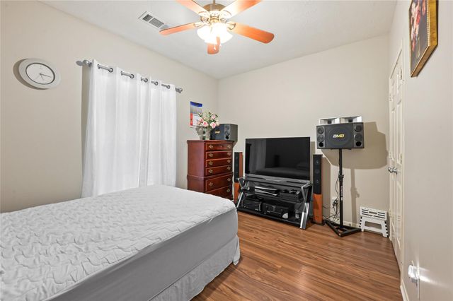 9439 Crystal Cove Circle, Houston, TX 77070