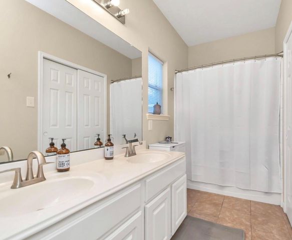 9439 Crystal Cove Circle, Houston, TX 77070