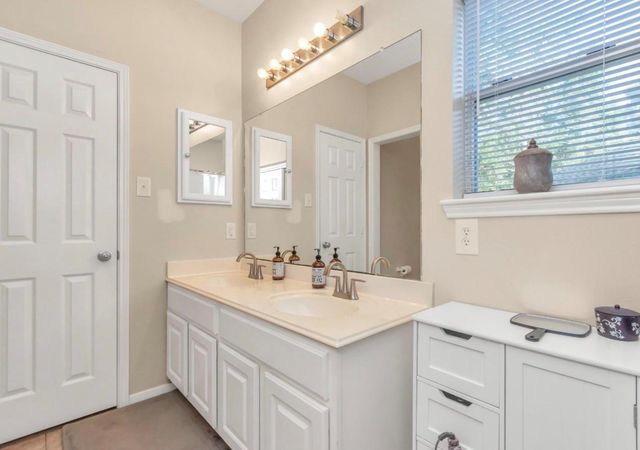 9439 Crystal Cove Circle, Houston, TX 77070