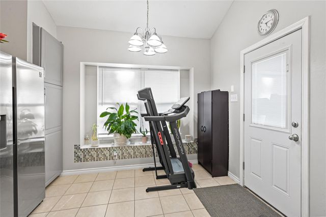 9439 Crystal Cove Circle, Houston, TX 77070